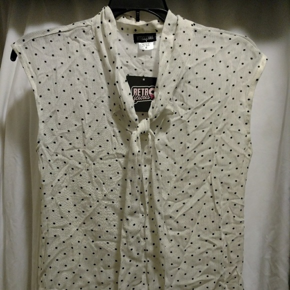 NWT Retrolicious polkadot blouse - Picture 2 of 3